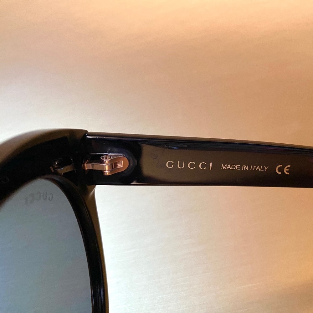 GUCCI Black Cat Eye Sunglasses with Gold Detail - Picture 4 of 5